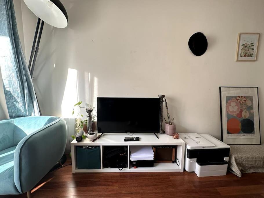 Appartement Lumineux Avec Balcon Levallois-Perret Esterno foto