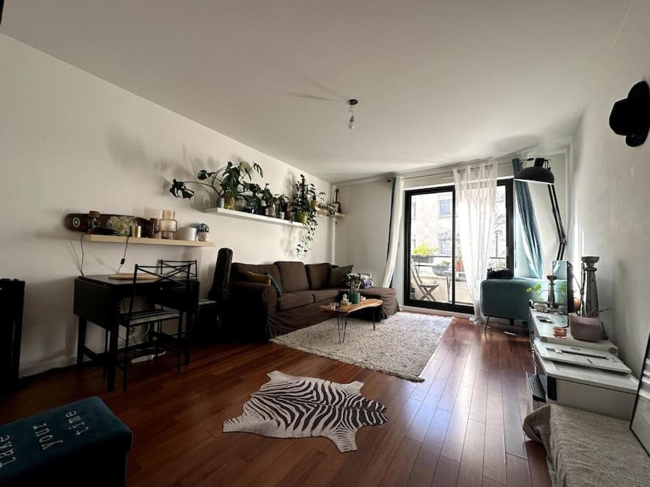Appartement Lumineux Avec Balcon Levallois-Perret Esterno foto